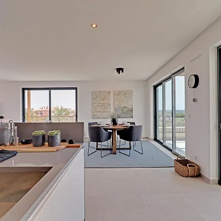 Golden Gardens Appartement *